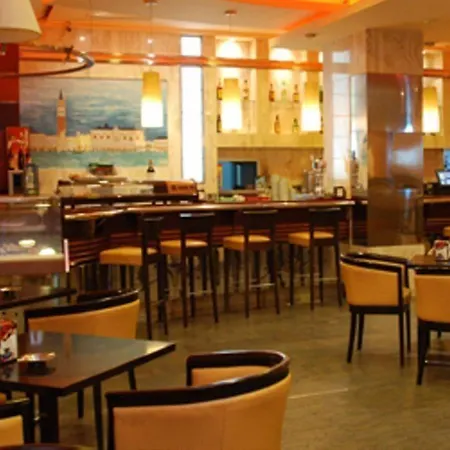 Szálloda Hotel Doho Málaga